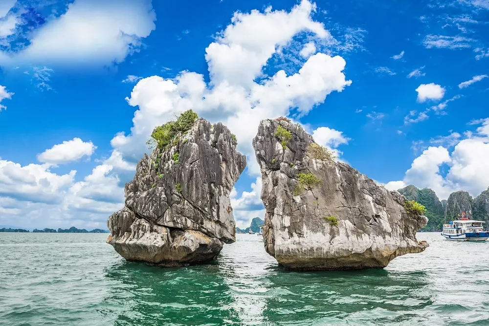 Group Tour: Ha Long Bay Cruise Escape